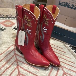 New in Box Sadie Cherry Blossom Boots, Size 8